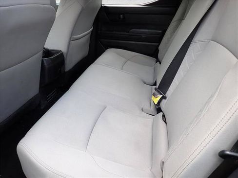 Used 2024 Toyota Tacoma SR5 AWD/4WD image 9