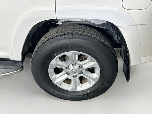Used 2018 Toyota 4Runner SR5 Premium RWD image 11