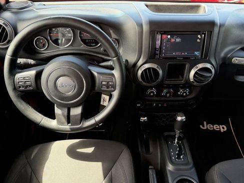 Used 2015 Jeep Wrangler Unlimited Sport w/ Connectivity Group AWD/4WD image 10