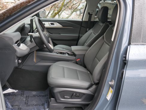 New 2026 Ford Explorer Active w/ Active Comfort Package image 3