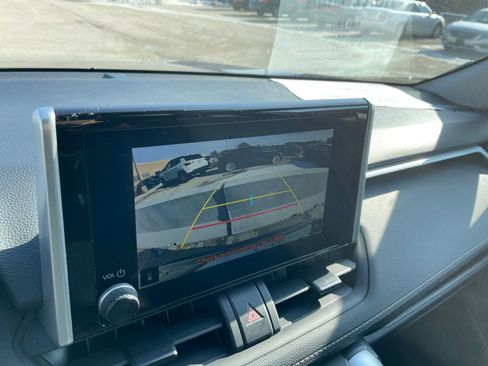 Used 2025 Toyota RAV4 XLE image 17