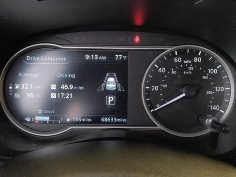 Used 2020 Nissan Versa SV FWD image 23
