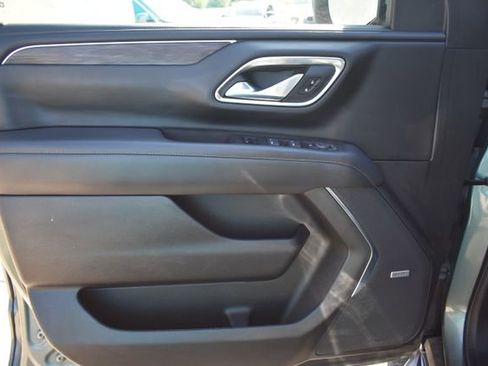 Used 2023 Chevrolet Suburban LT AWD/4WD image 18