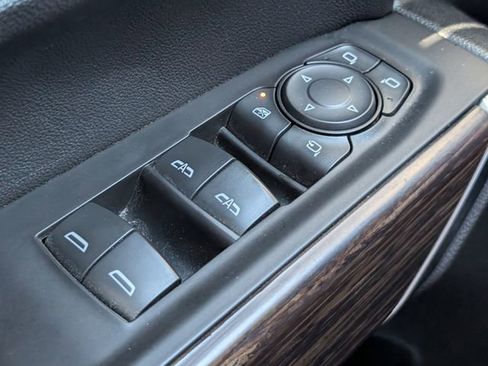 Used 2020 Chevrolet Silverado 1500 High Country image 21