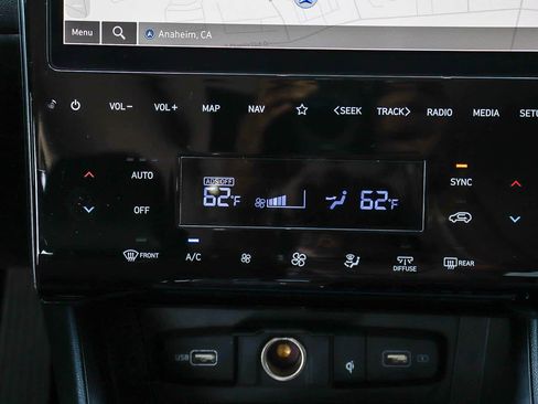 Used 2023 Hyundai Tucson Limited AWD/4WD image 16