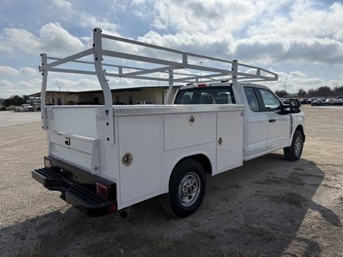 New 2026 Ford F250 XL w/ XL Chrome Package image 3
