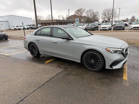 Used 2024 Mercedes-Benz E 350 4MATIC Sedan w/ MBUS Superscreen Package image 4
