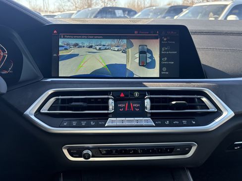 Used 2022 BMW X5 xDrive40i w/ M Sport Package image 31