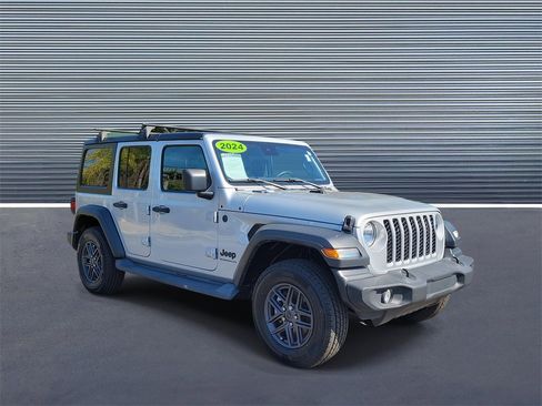 Used 2024 Jeep Wrangler Sport S image 2