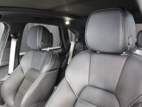 New 2026 Porsche Macan Turbo image 5