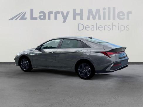 New 2026 Hyundai Elantra SEL Sport FWD image 4