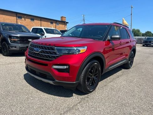 Certified 2024 Ford Explorer XLT w/ Equipment Group 202A AWD/4WD image 28