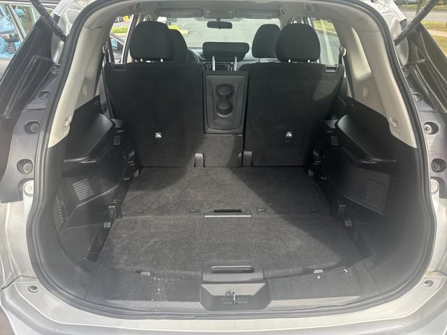 Used 2018 Nissan Rogue S AWD/4WD image 27