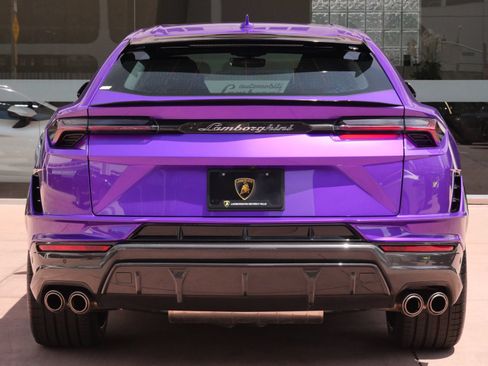 Used 2024 Lamborghini Urus Performante AWD/4WD image 4