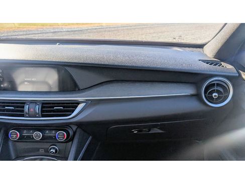 Used 2022 Alfa Romeo Stelvio Ti image 31