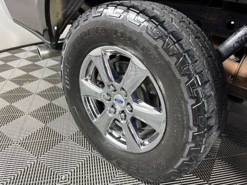 Used 2018 Ford F150 XLT w/ Equipment Group 302A Luxury AWD/4WD image 16