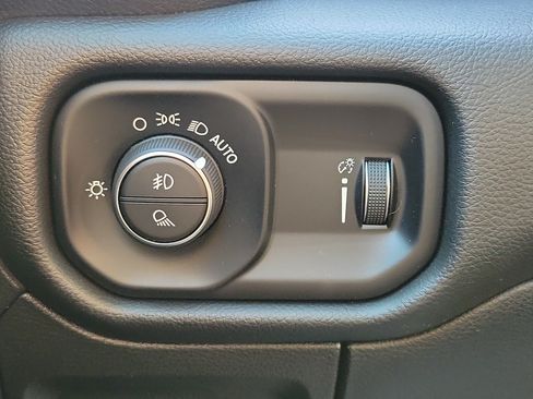Used 2023 RAM 1500 Big Horn AWD/4WD image 23