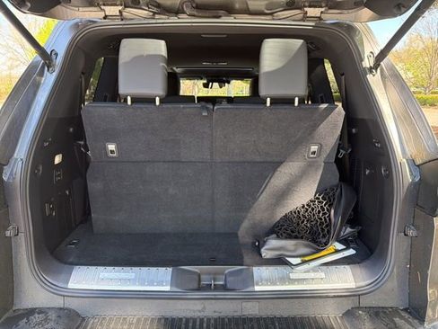 Used 2023 Lexus LX 600 4WD w/ Appearance Package image 21