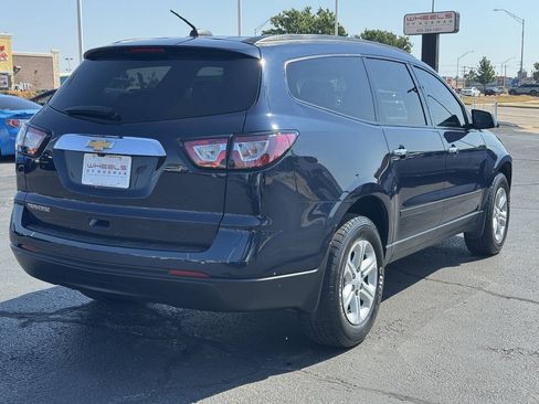 Used 2017 Chevrolet Traverse LS FWD image 4