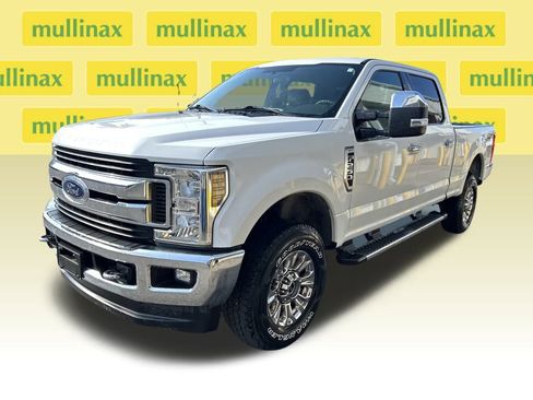 Used 2019 Ford F250 XLT w/ XLT Premium Package image 6