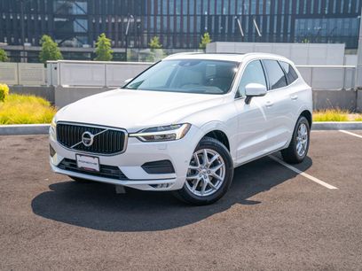 Used 2018 Volvo XC60 T5 Momentum w/ Convenience Package