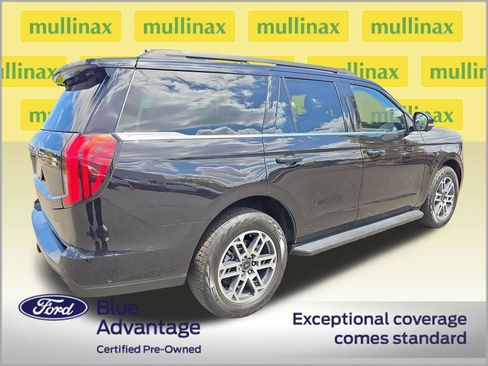Used 2025 Ford Expedition Active AWD/4WD image 3