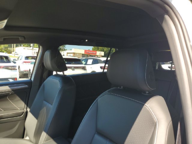 Certified 2024 Volkswagen Tiguan SE R-Line FWD image 22