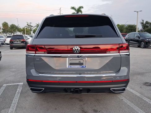 New 2026 Volkswagen Atlas SE FWD image 4