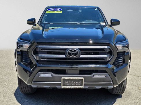 Used 2024 Toyota Tacoma SR5 AWD/4WD image 8