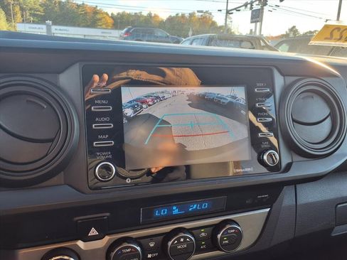 Used 2022 Toyota Tacoma SR image 10