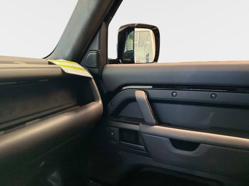 New 2026 Land Rover Defender 110 OCTA AWD/4WD image 21