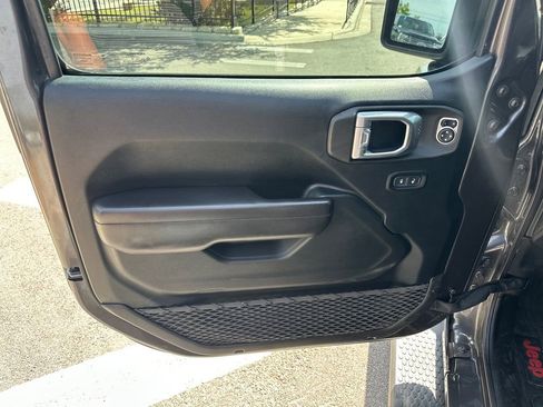 Used 2021 Jeep Wrangler Unlimited Sport AWD/4WD image 16