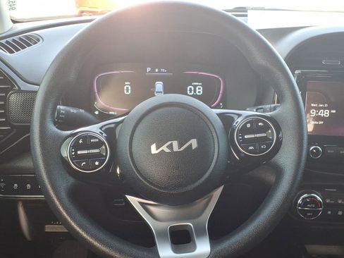 Used 2023 Kia Soul S image 16