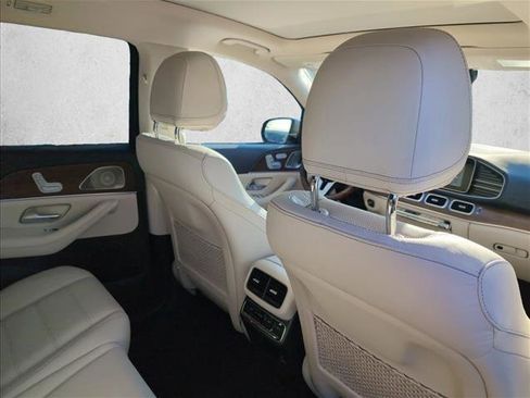 Used 2021 Mercedes-Benz GLS 580 4MATIC image 22