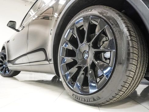 Used 2021 Tesla Model Y Long Range AWD/4WD image 35