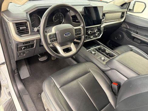 Certified 2024 Ford Expedition XLT AWD/4WD image 4