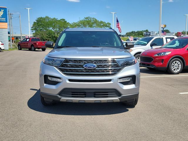 Used 2021 Ford Explorer XLT w/ Equipment Group 202A AWD/4WD image 8