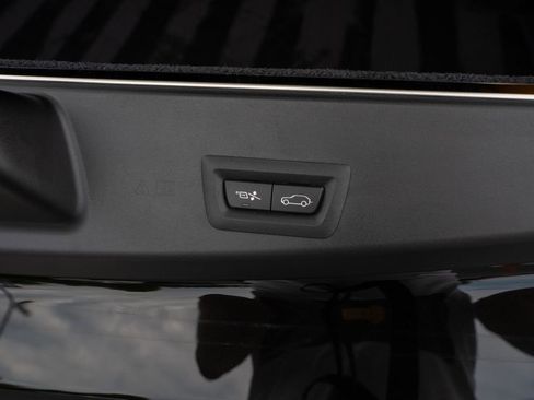 Used 2025 Rolls-Royce Cullinan AWD/4WD image 69