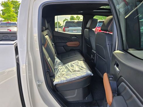 New 2026 GMC Canyon AT4 w/ Technology Plus Package AWD/4WD image 25