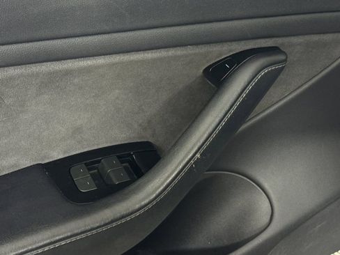 Used 2018 Tesla Model 3 Mid Range RWD image 15