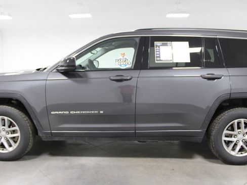 Used 2023 Jeep Grand Cherokee L Laredo image 6