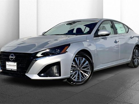 New 2025 Nissan Altima 2.5 SV w/ SV Premium Package image 2