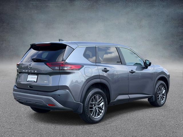 Used 2023 Nissan Rogue S AWD/4WD image 2