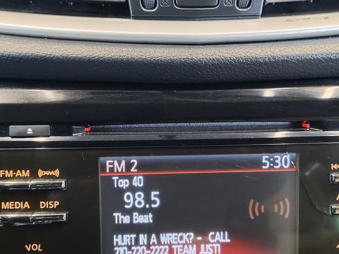Used 2016 Nissan Rogue SV FWD image 29