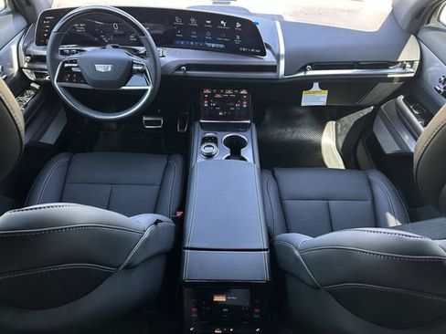 New 2026 Cadillac Vistiq Sport image 9