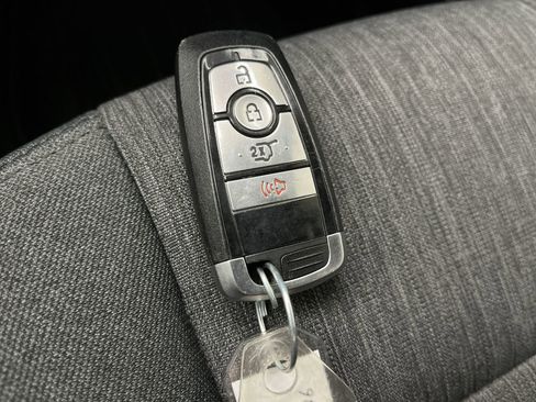 Used 2022 Ford Expedition XLT image 28