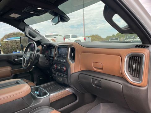 Used 2022 Chevrolet Silverado 2500 High Country w/ Safety Package II image 28