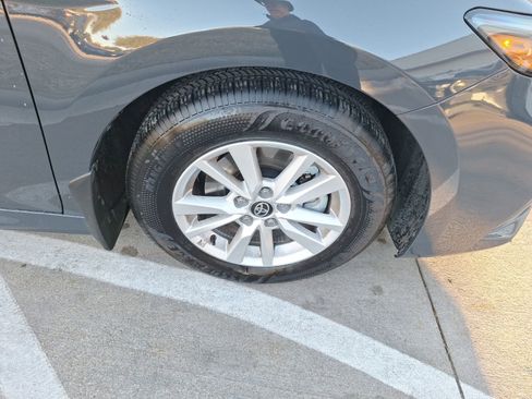 Used 2025 Toyota Camry LE image 11