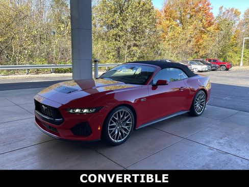 Used 2024 Ford Mustang GT Premium image 3