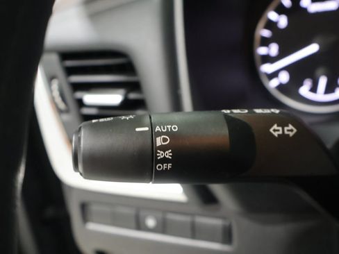 Used 2023 Nissan Rogue SV AWD/4WD image 36